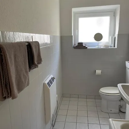 Modernes In Elberfeld Mit Boxspringbett Und Wlan * وبرتال