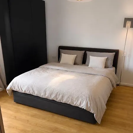شقة Modernes In Elberfeld Mit Boxspringbett Und Wlan وبرتال