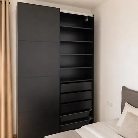 Modernes In Elberfeld Mit Boxspringbett Und Wlan * وبرتال